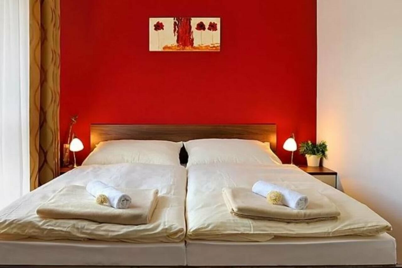 Фото Melrose Apartments 2