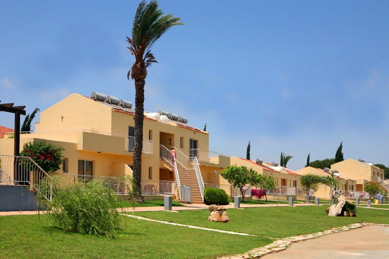 Фото Makronisos Holiday Village