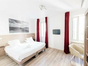 Гостиница Grand Hotel Dauphine