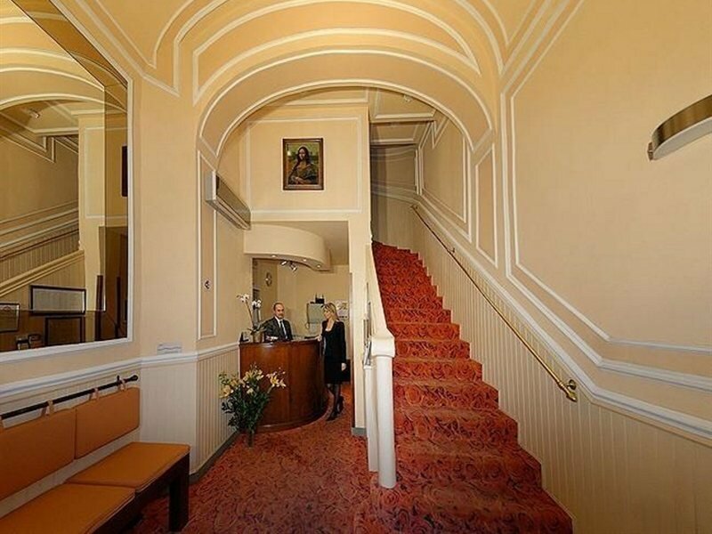 Фото The Frame Hotel