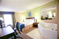 Фото Wingate by Wyndham Roseville/Detroit