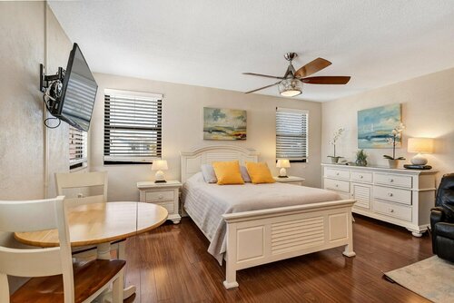 Гостиница Gulf Winds Beach Resort