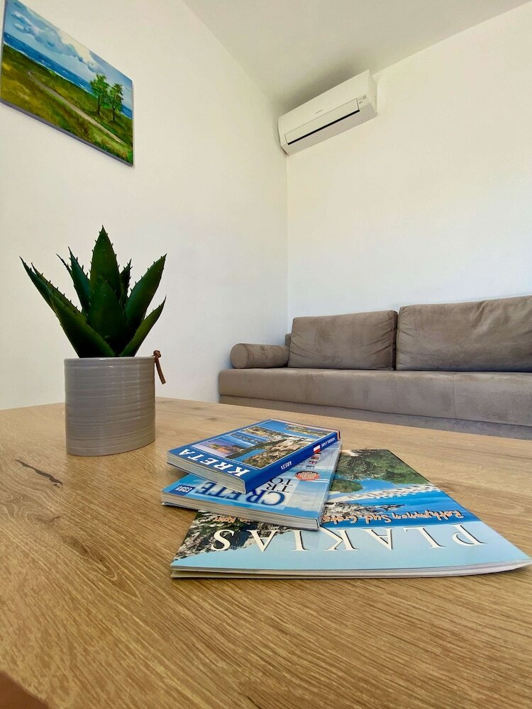 Фото Manolis Apartments