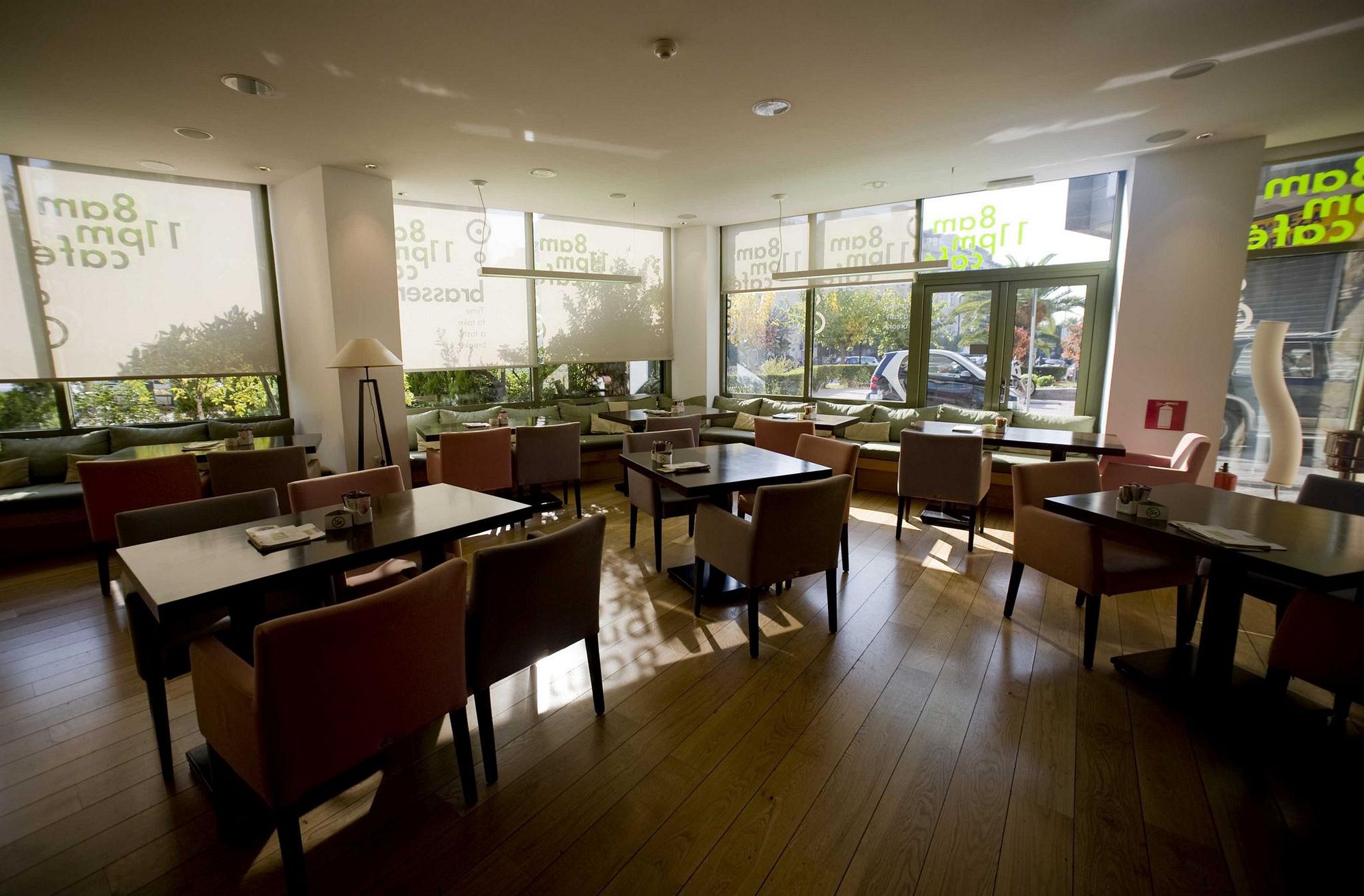 Фото Athinais Hotel