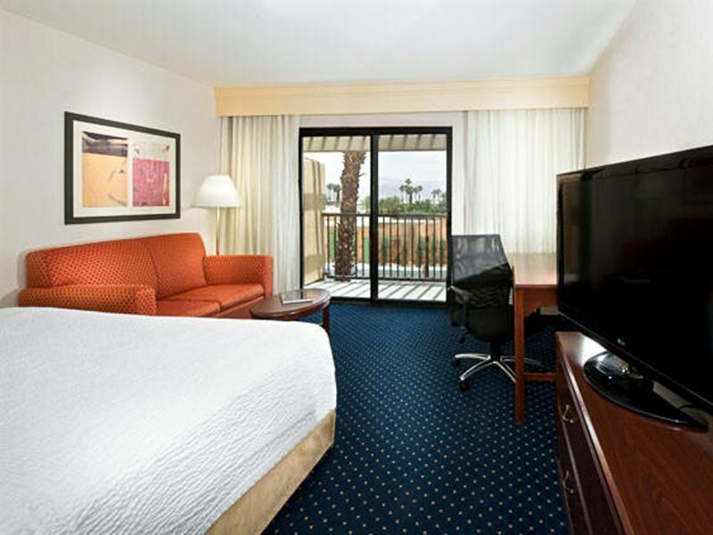 Фото Courtyard Palm Desert by Marriott