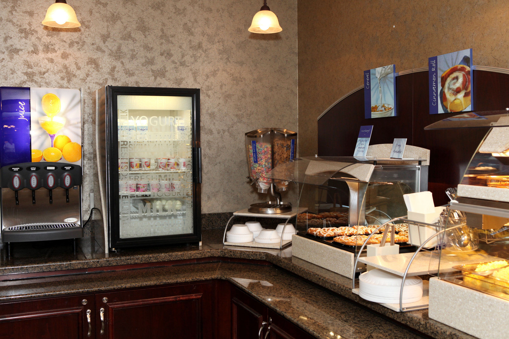 Фото Holiday Inn Express and Suites Springfield Medical District, an Ihg Hotel