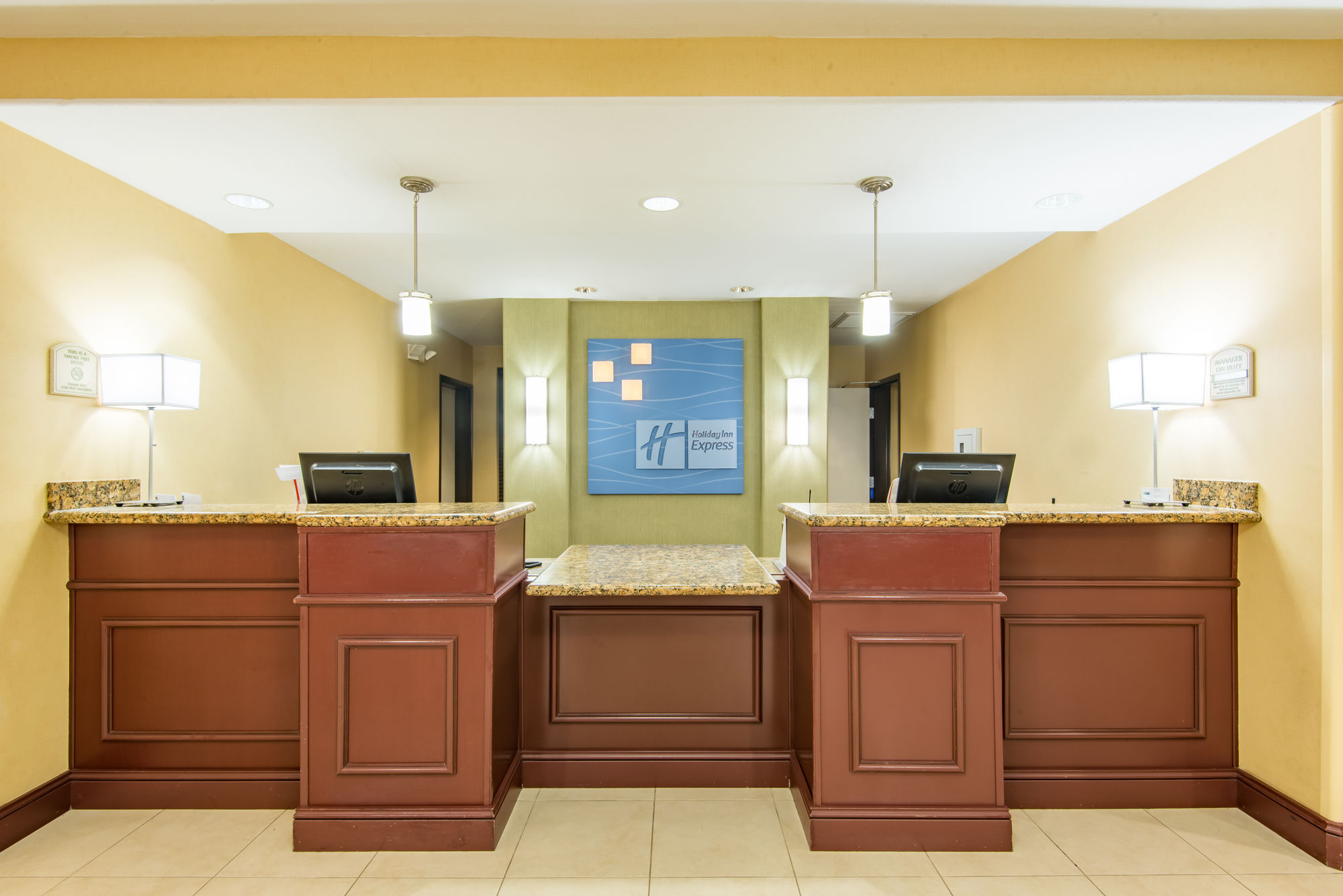 Фото Holiday Inn Express & Suites Phoenix - Glendale Sports Dist, an Ihg Hotel