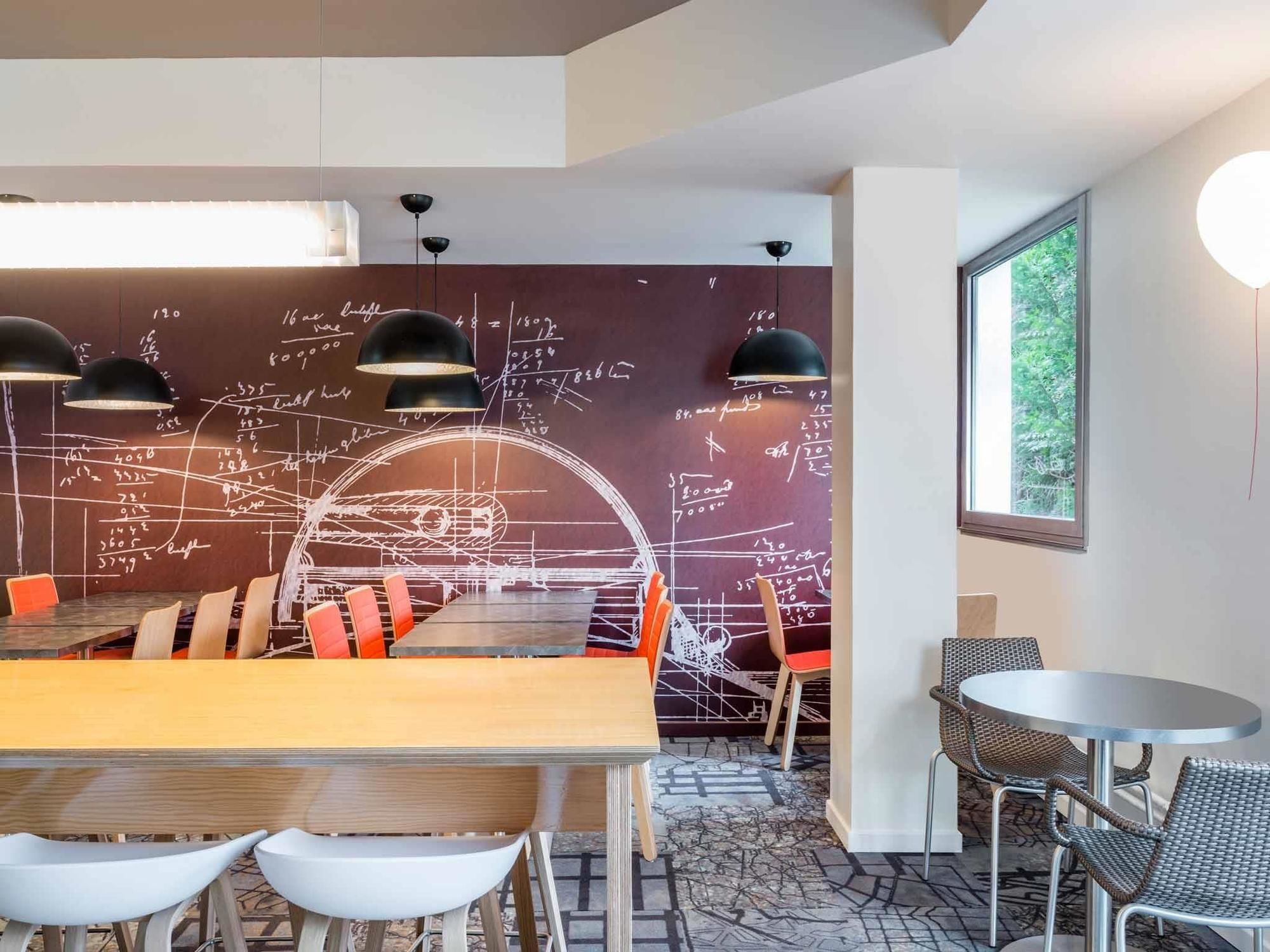 Фото Ibis Styles Paris Velizy