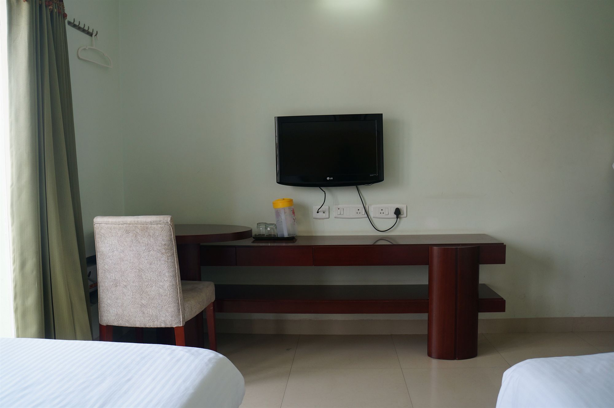 Фото Lotels Hotel