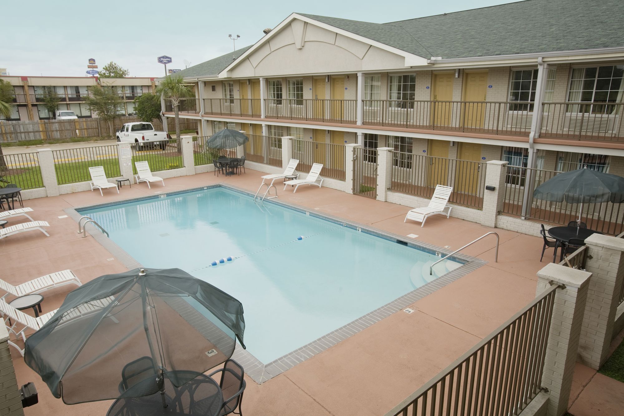 Фото Super 8 by Wyndham Gulfport Biloxi Airport