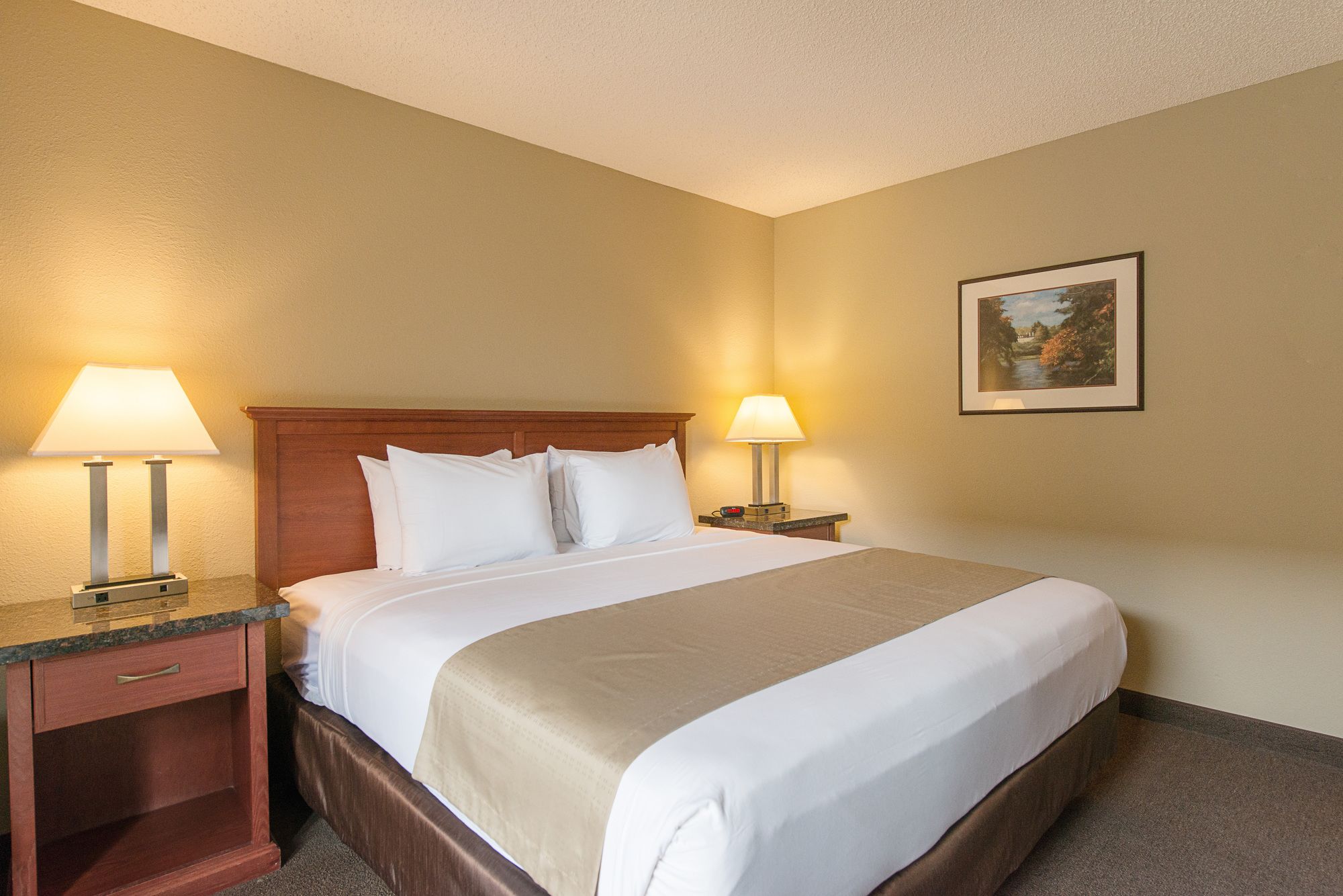 Фото Rodeway Inn & Suites Portland - Jantzen Beach
