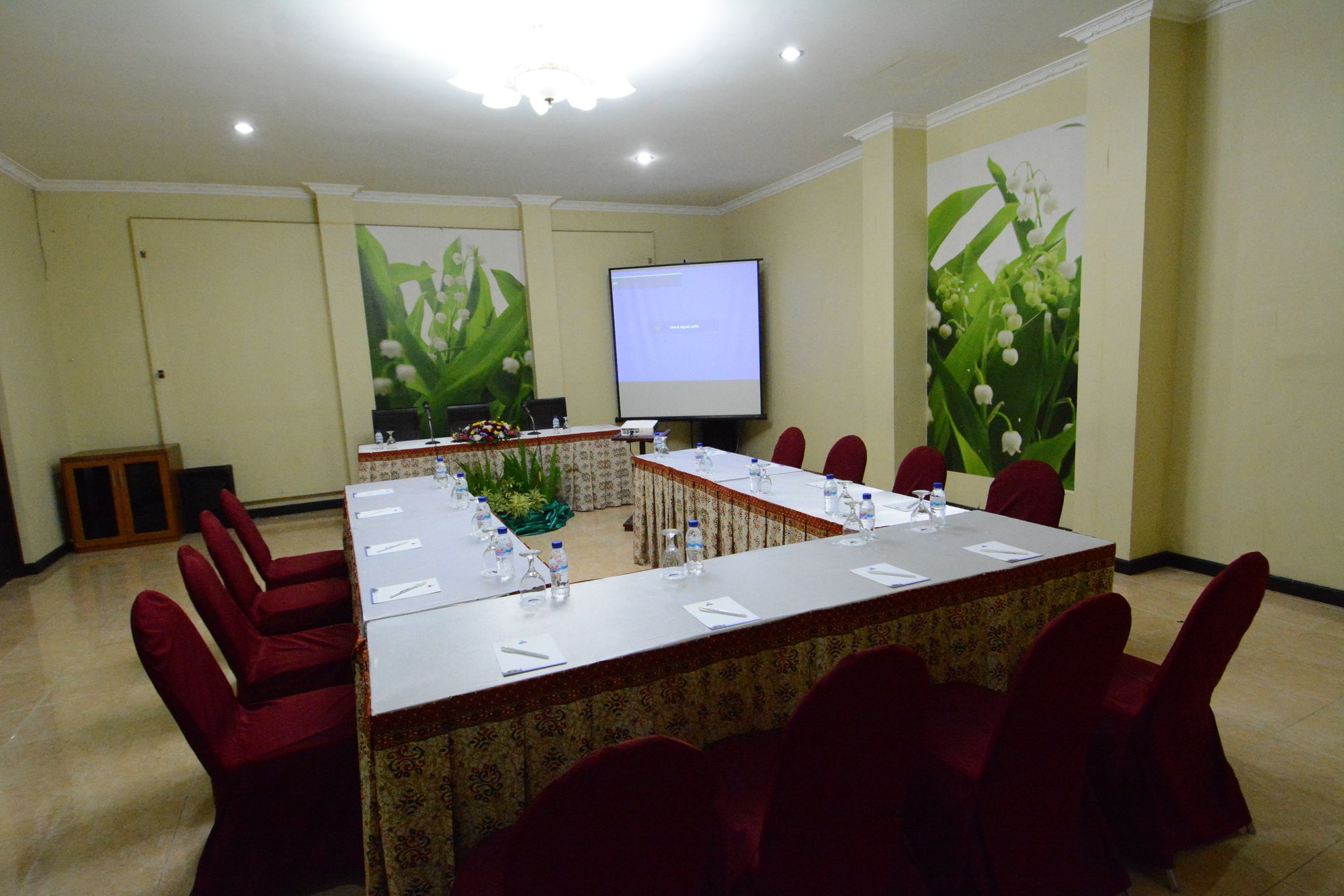 Фото Hotel Pelangi Malang