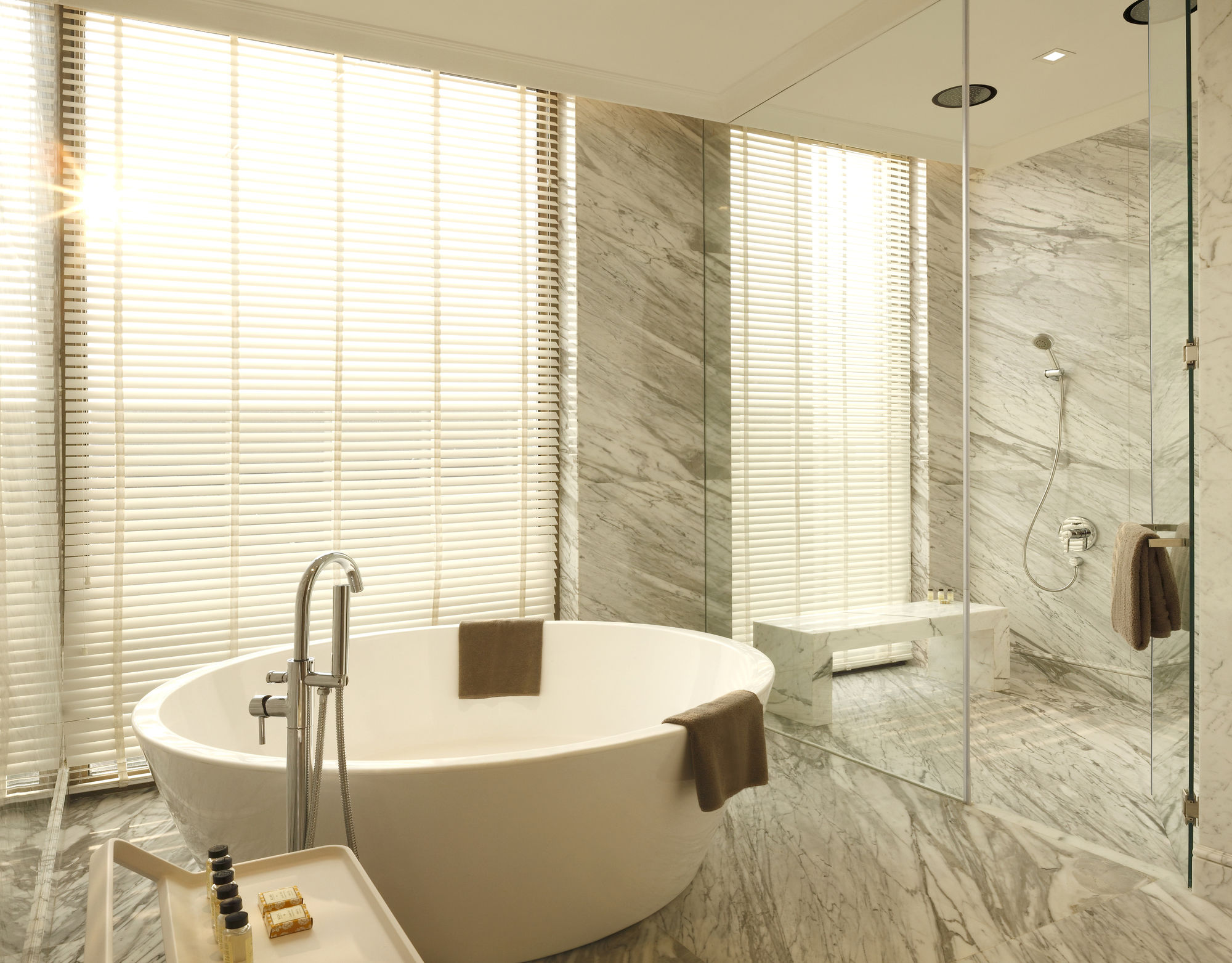 Фото Roseate House