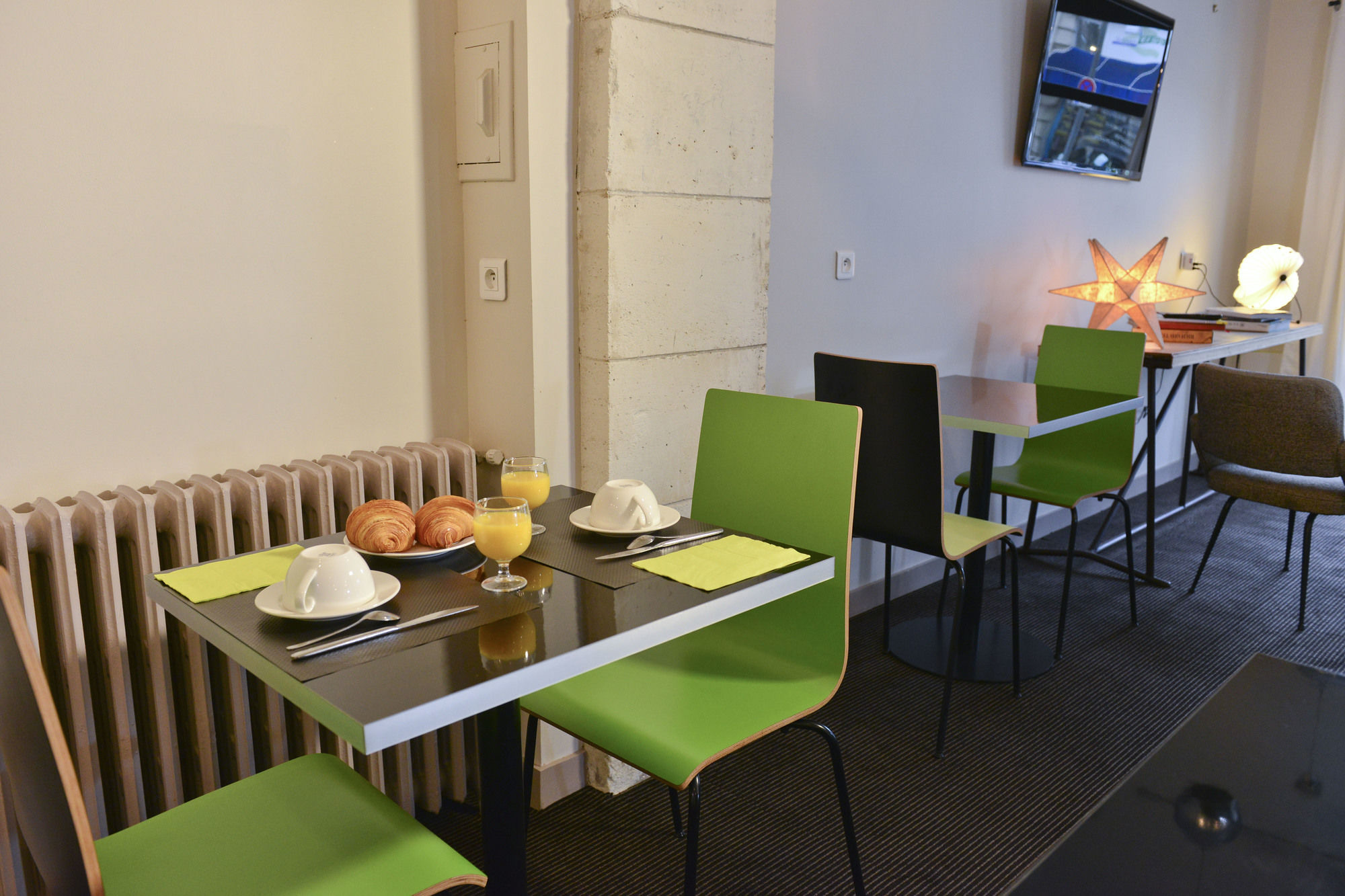 Фото Accostage Hotel