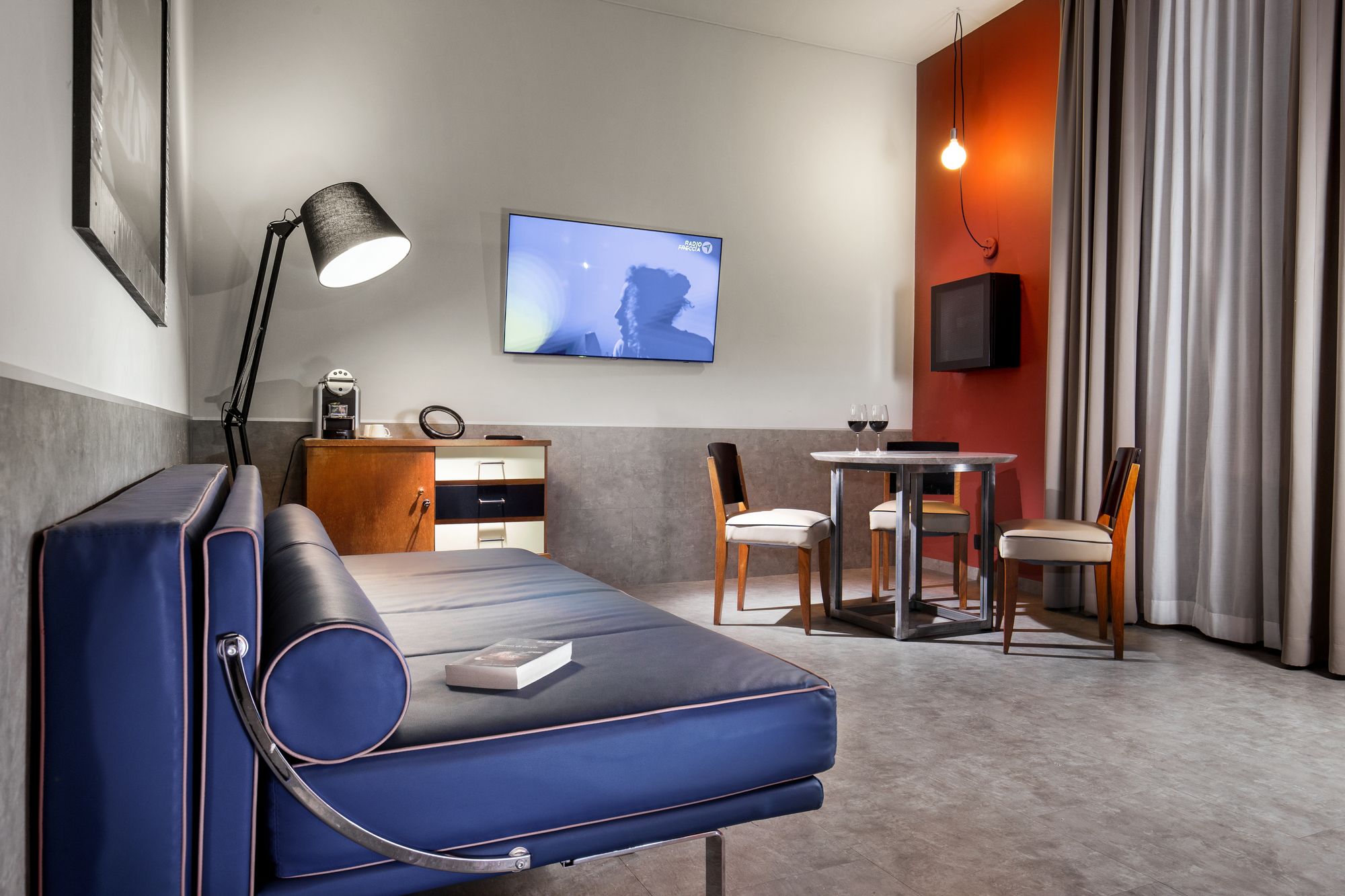 Фото Montenapoleone Suites