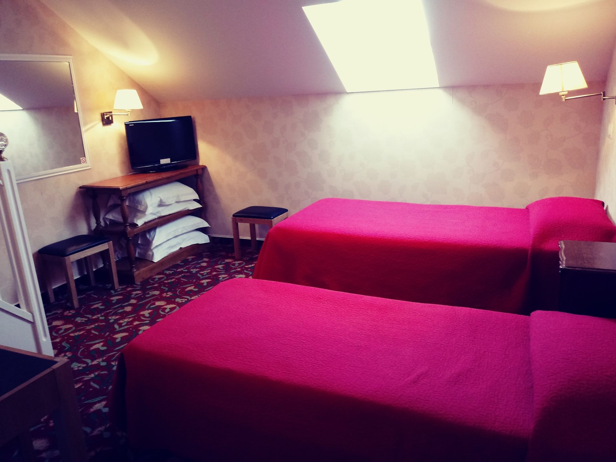 Фото Hôtel La Villa Fleurie