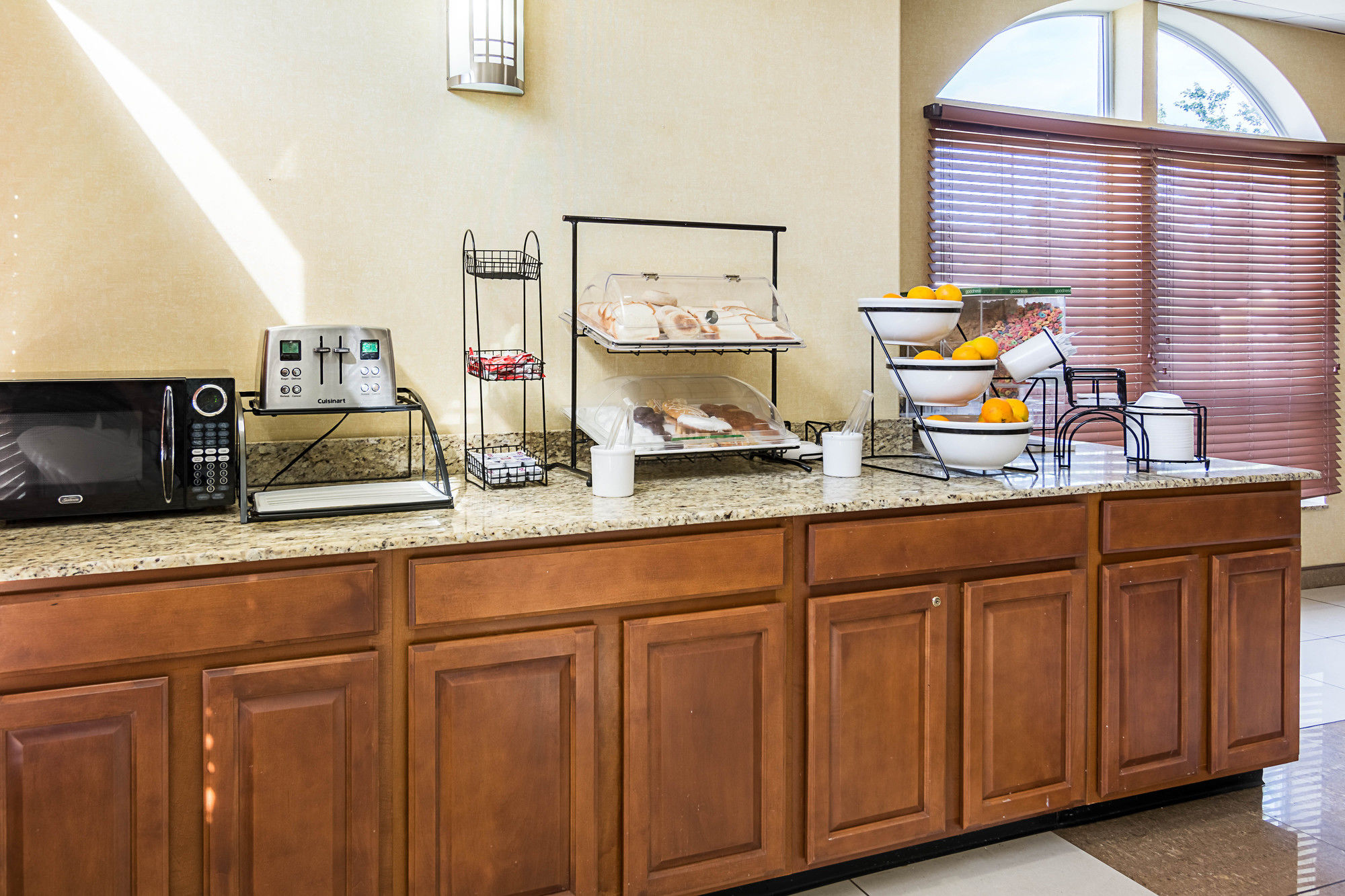 Фото Comfort Inn & Suites Chesapeake - Portsmouth