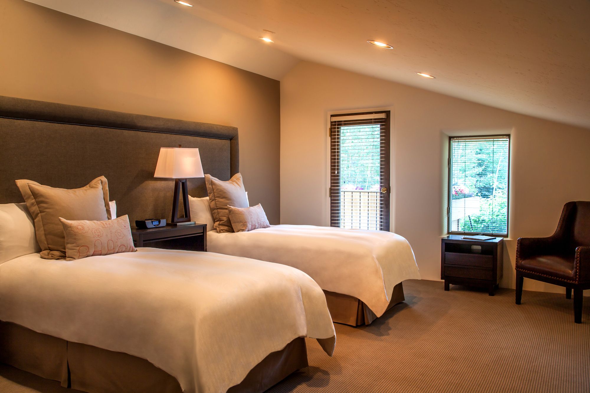 Фото Knob Hill Inn