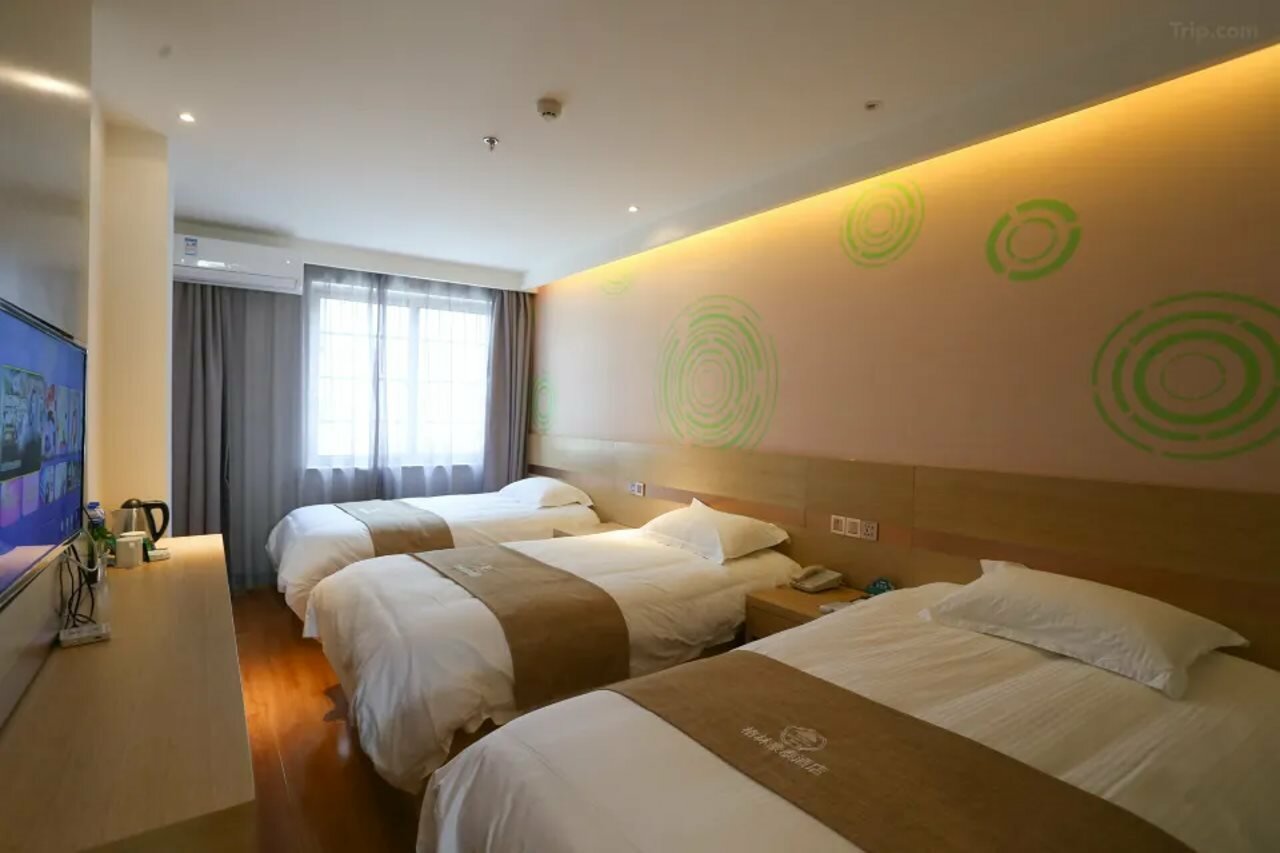 Фото GreenTree Inn XiAn Xincheng District Raily Station Wukou Metro Station Hotel