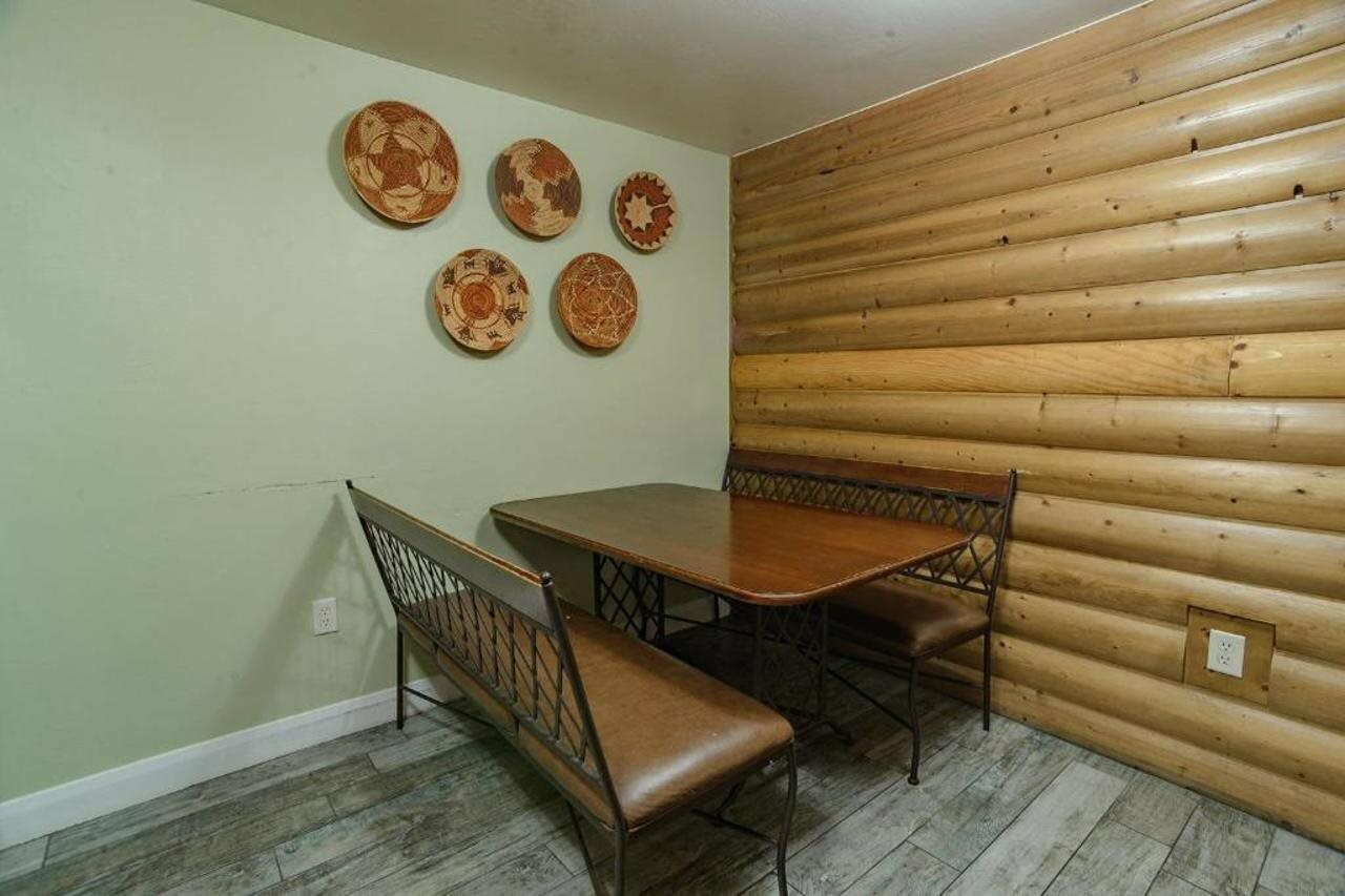 Фото Pioneer Lodge