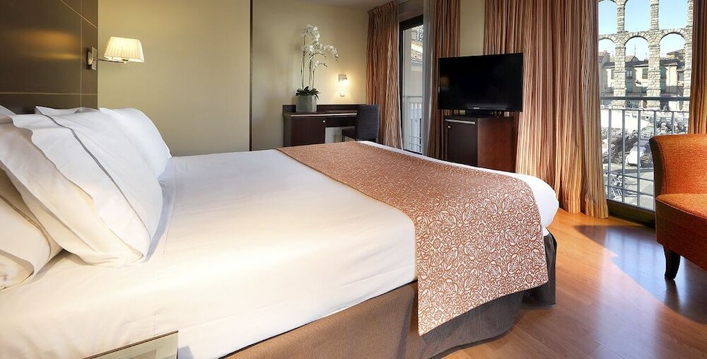 Фото Eurostars Plaza Acueducto