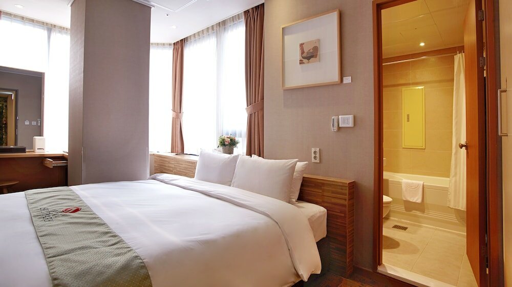 Фото Hotel Skypark Myeongdong I
