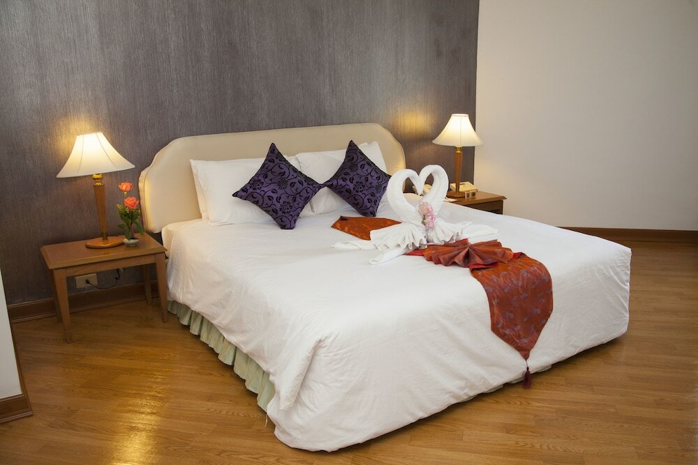 Фото Thumrin Thana Hotel