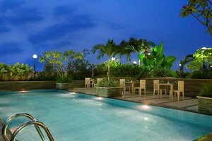 Гостиница Hotel Santika Depok в Депоке