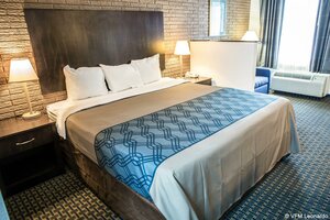 Гостиница Rodeway Inn & Suites Wilmington North