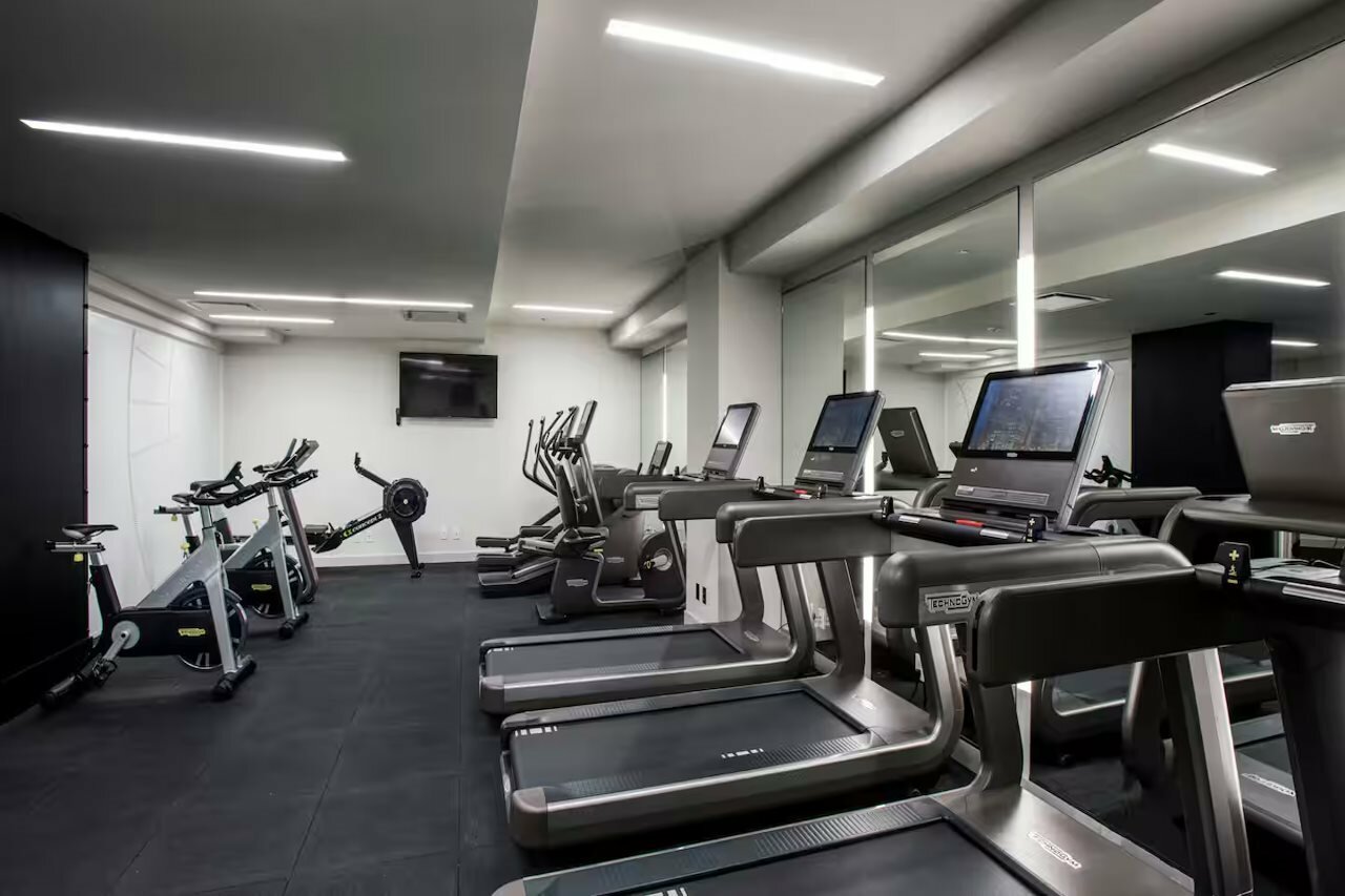 Фото LondonHouse Chicago, Curio Collection by Hilton