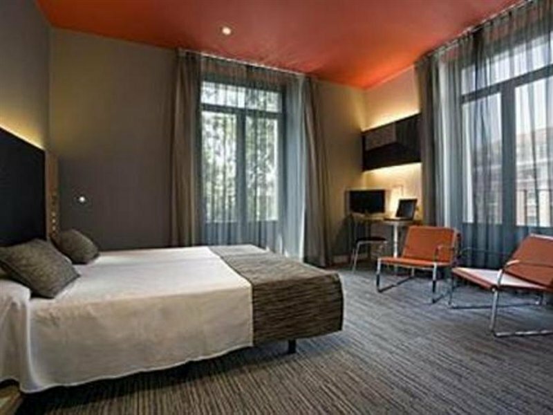 Фото Petit Palace Plaza del Carmen