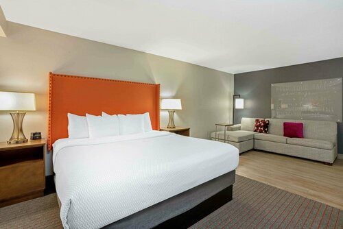 Гостиница La Quinta Inn & Suites by Wyndham Seattle Federal Way в Федерал-Уэй