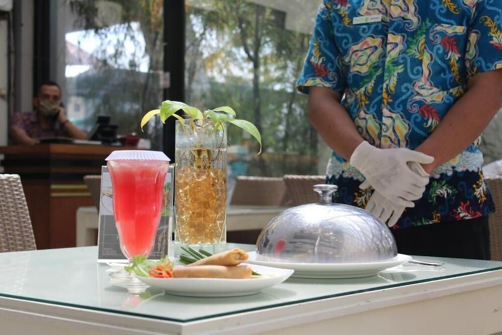 Фото Tychi Hotel