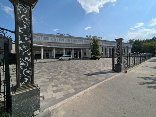 Әйелі, күйеуі және досы туралы үйдегі секс видеосы