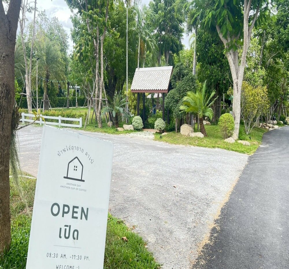 Фото Oyo 75510 BannRai Tayai Cafe and Resort