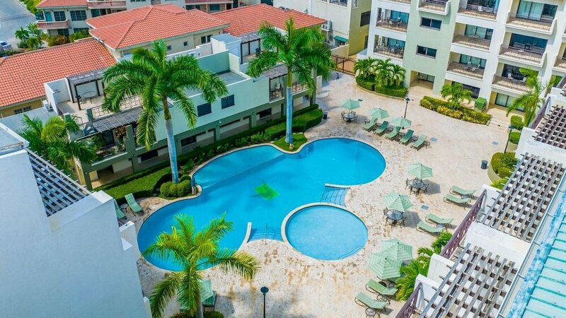 Апартаменты One Bedroom Ground Floor With a Pool View в Пальм Бич