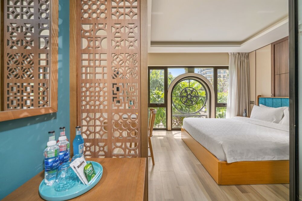 Фото Brilliant Majestic Hotel