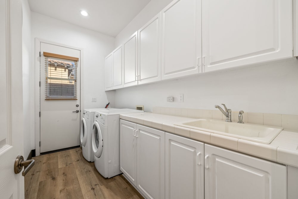 Фото Super Mario Hideout Desert Dream