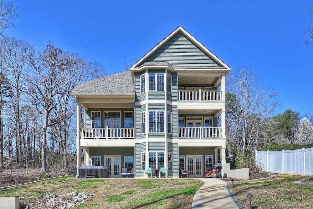 Фото Lake Living by Avantstay Sleeps 22 + Dock, Pool