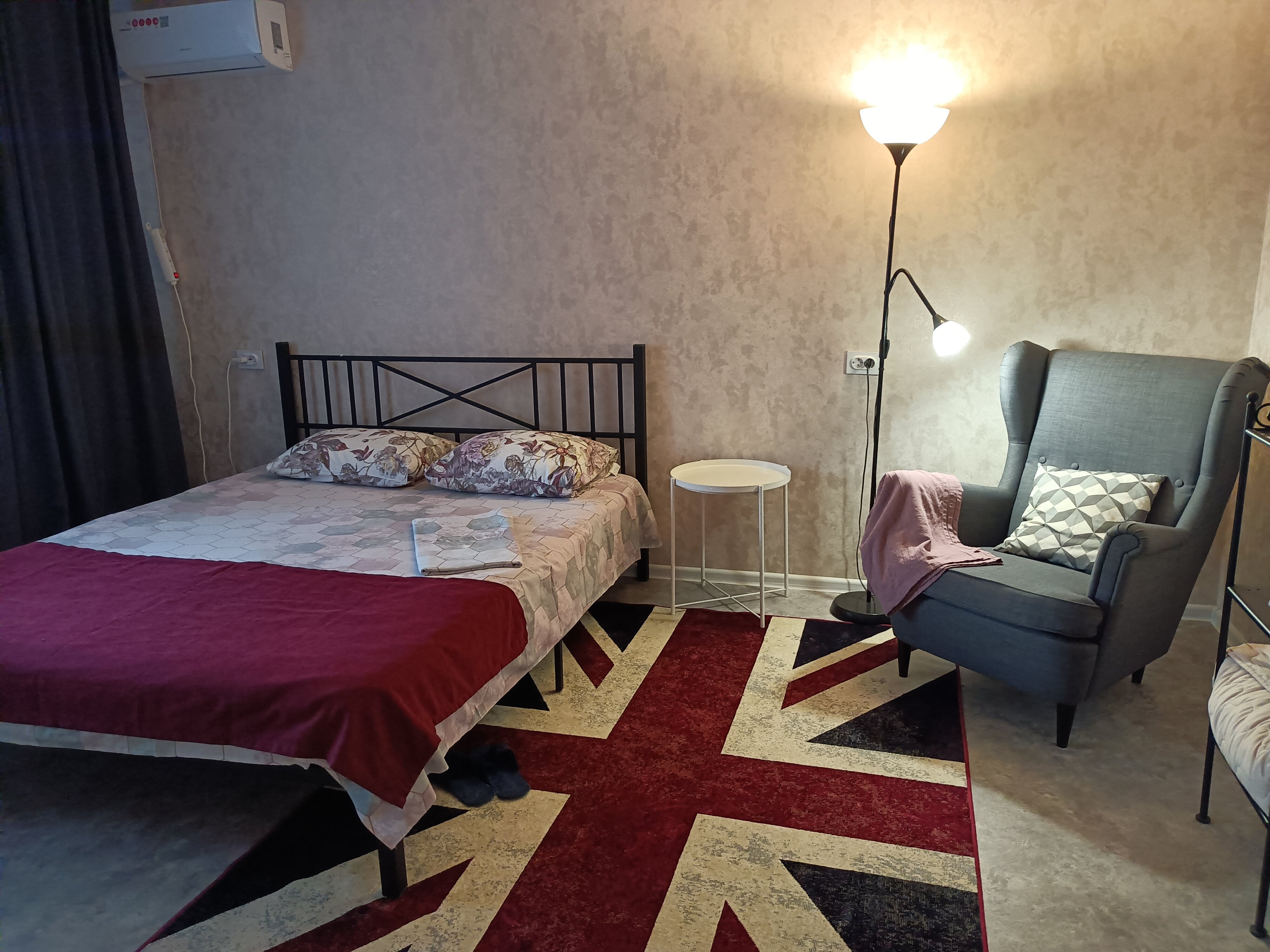 Фото Апартаменты Яркий 2 этаж