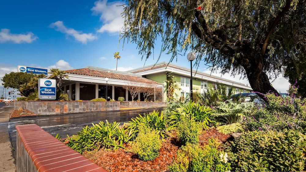 Фото Best Western Village Inn