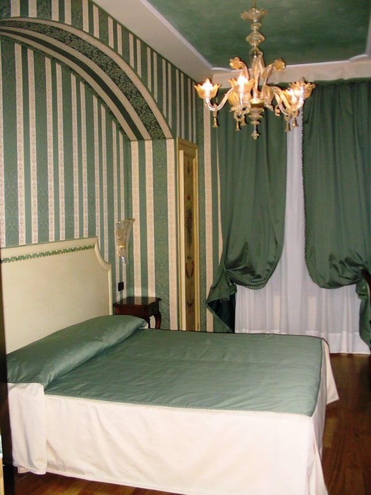 Фото Hotel Belle Epoque