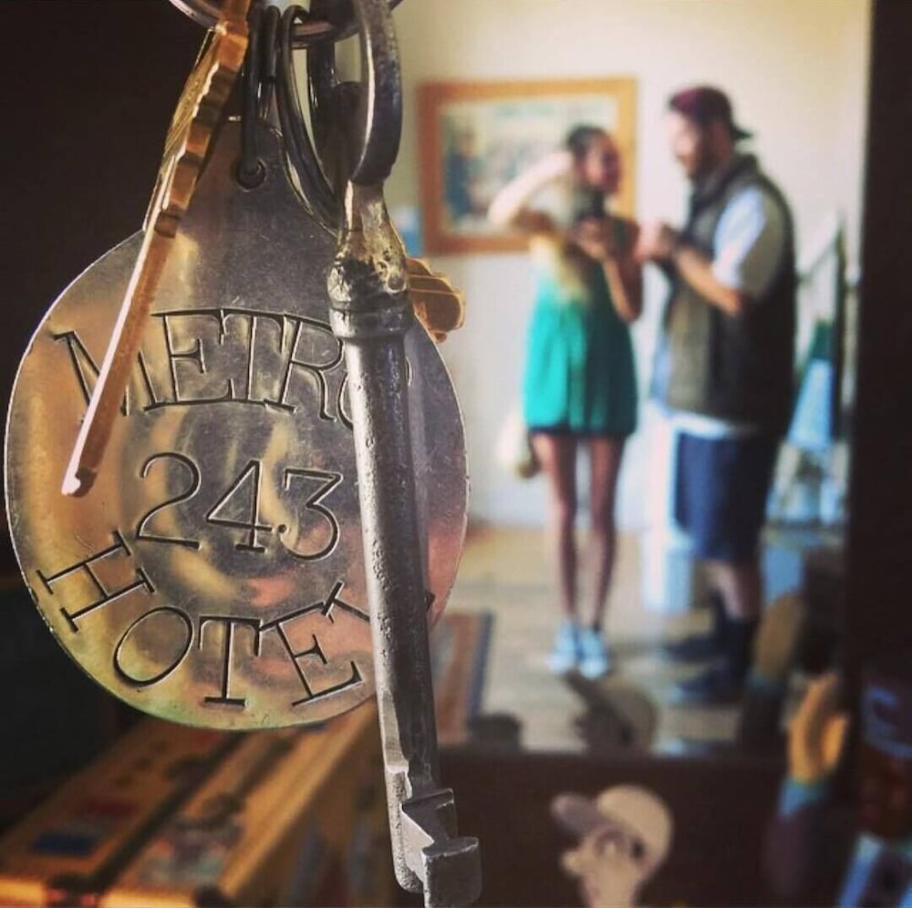 Фото Metro Hotel and Cafe