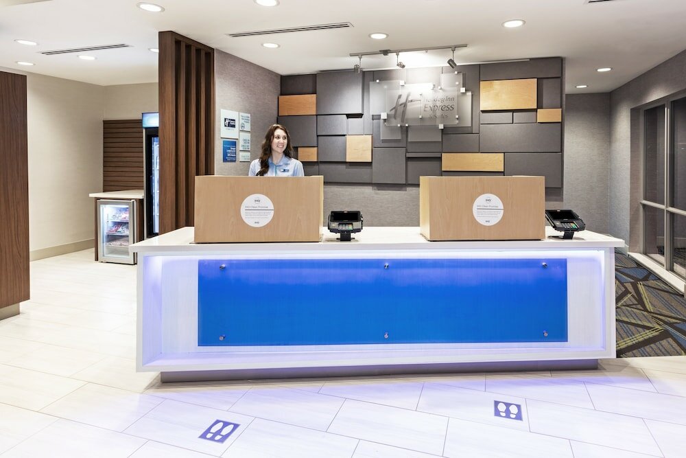 Фото Holiday Inn Express & Suites Denton - Sanger, an Ihg Hotel