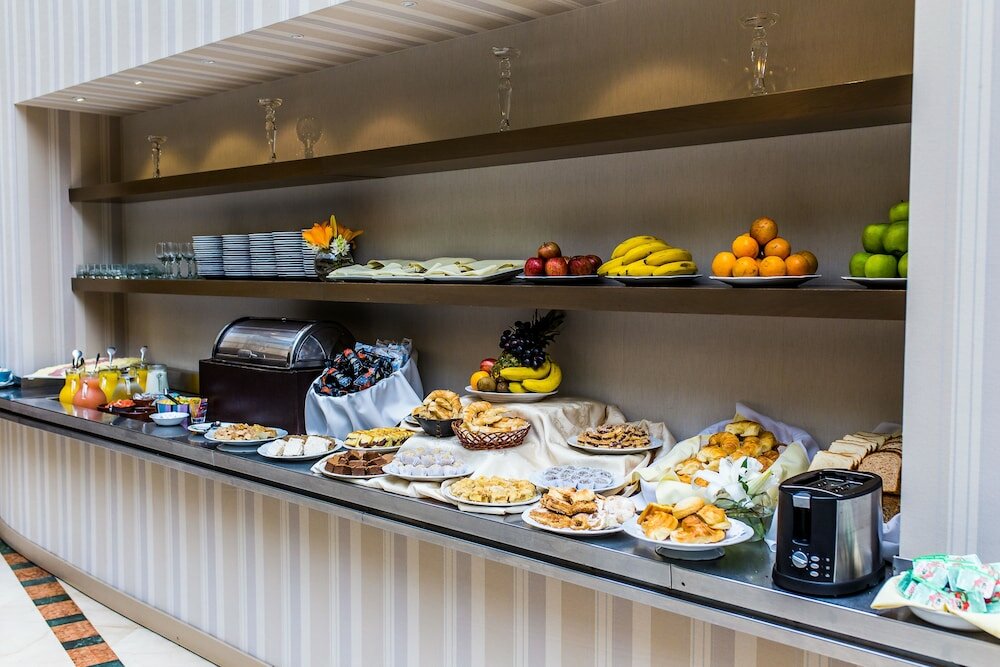 Фото Howard Johnson Plaza Florida Street