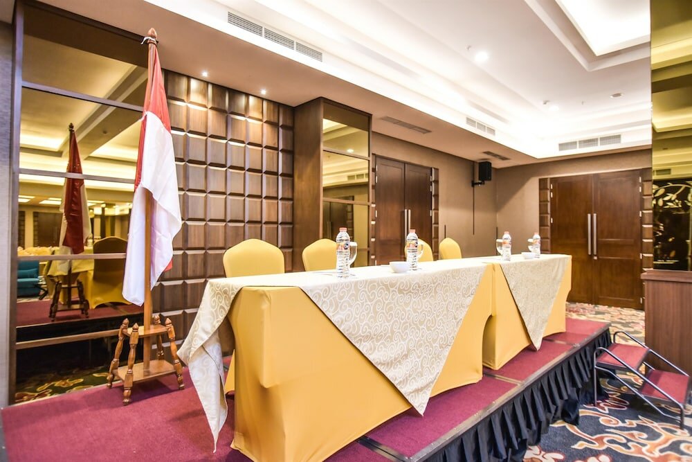 Фото Golden Tulip Essential Tangerang