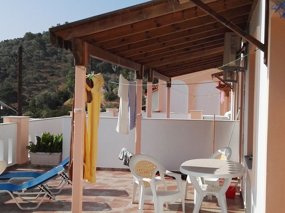 Фото Nereides Seaside Apartments