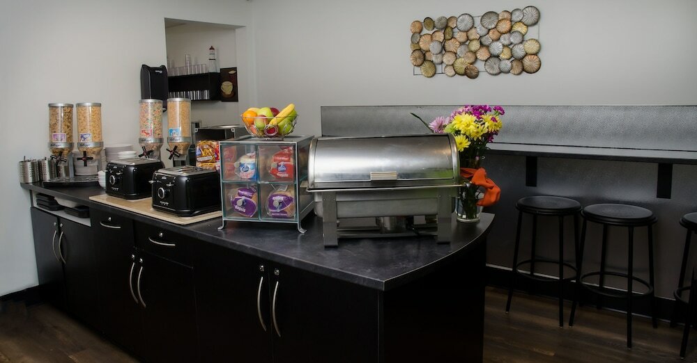 Фото Coastal Inn Moncton Dieppe