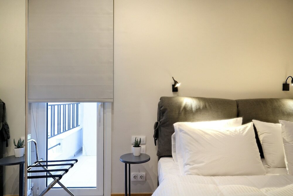 Фото The Flirty Athens