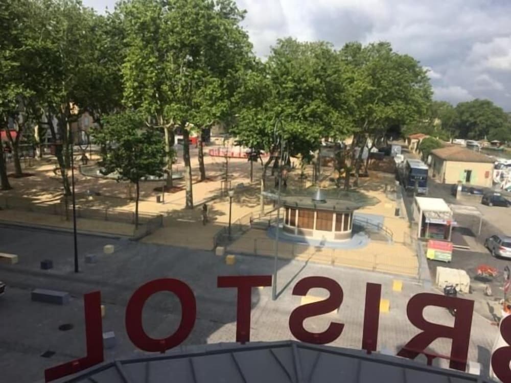 Фото Le Bristol Gites urbains